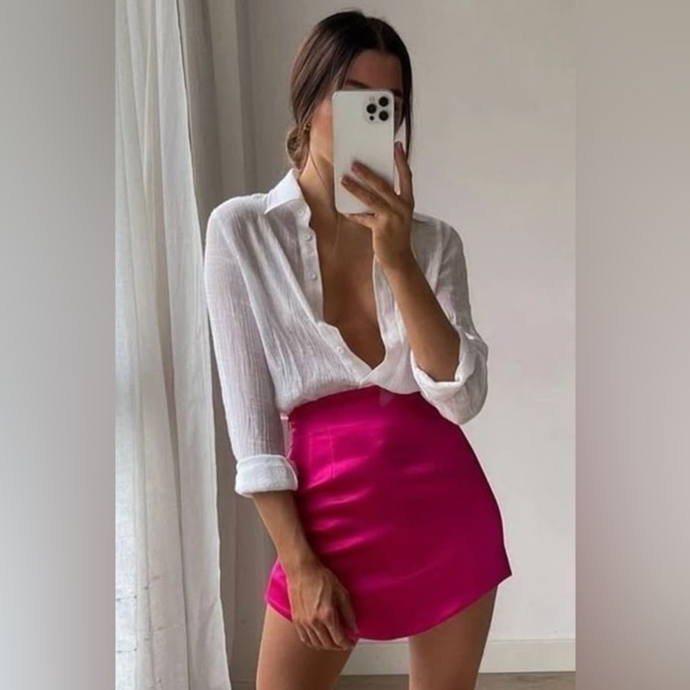 NWT Zara Fuchsia Skirt